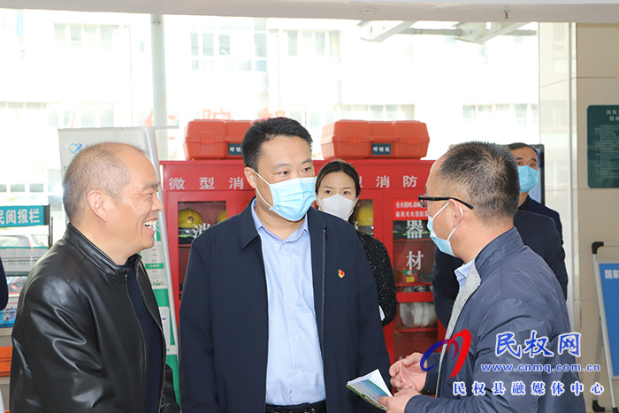 縣委常委、組織部長(zhǎng)王義彬檢查指導(dǎo)全國(guó)文明城市創(chuàng)建工作