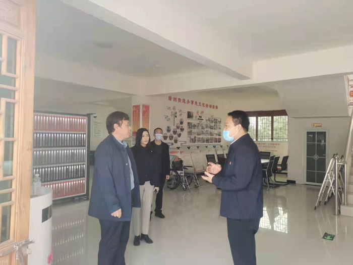 縣委常委、組織部長(zhǎng)王義彬暗訪(fǎng)督導(dǎo)全國(guó)文明城市創(chuàng)建工作