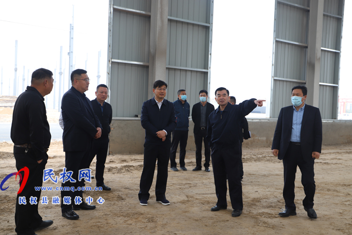 縣委書記張團(tuán)結(jié)調(diào)研安置房和重點(diǎn)項(xiàng)目建設(shè)進(jìn)展情況