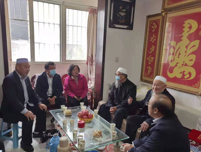 河南省民宗委宗教三處處長馬麗君調(diào)研組蒞民調(diào)研宗教團體工作