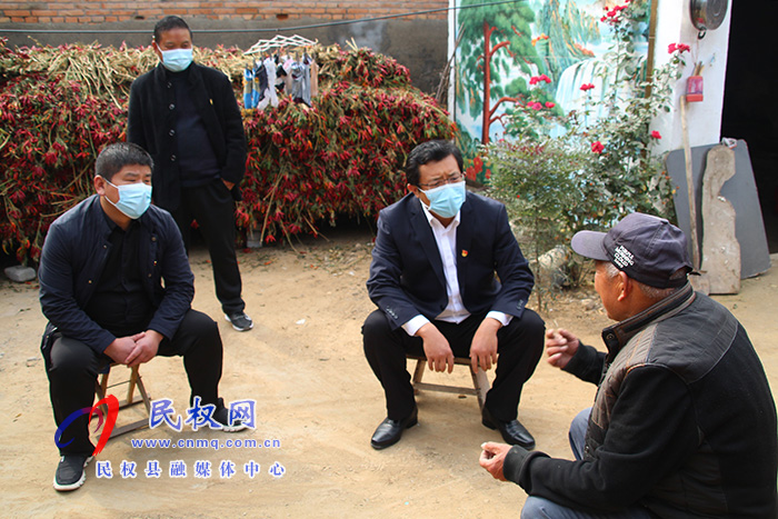 縣委常委、統(tǒng)戰(zhàn)部長(zhǎng)李君到花園鄉(xiāng)調(diào)研軟弱渙散村黨組織整頓工作