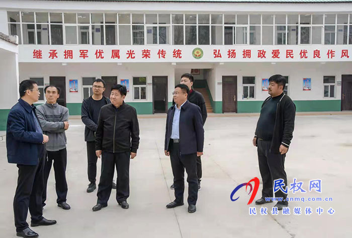 市退役軍人事務局調(diào)研人和鎮(zhèn)服務站創(chuàng)建工作