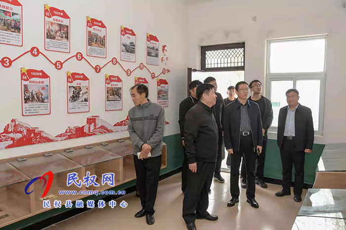 市退役軍人事務局調(diào)研人和鎮(zhèn)服務站創(chuàng)建工作