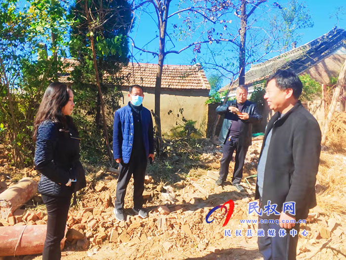 副縣長(zhǎng)朱琳到老顏集鄉(xiāng)調(diào)研撤村并居、產(chǎn)業(yè)發(fā)展等工作
