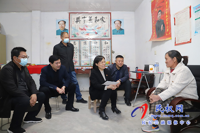 縣委副書記、縣長(zhǎng)王靜嫻督導(dǎo)檢查鞏固脫貧攻堅(jiān)成果后評(píng)估工作