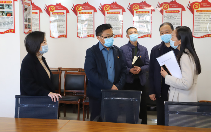 縣委常委、宣傳部長、副縣長畢道喜查看疫情防控工作