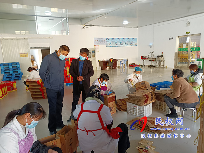 縣監(jiān)委副主任張書臣深入企業(yè)開展 “萬人助萬企”活動(dòng)