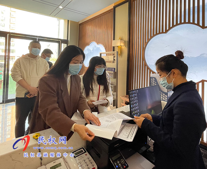 民權縣特色商業(yè)區(qū)管委會對區(qū)內(nèi)企業(yè)全面開展統(tǒng)計法律法規(guī)宣傳工作