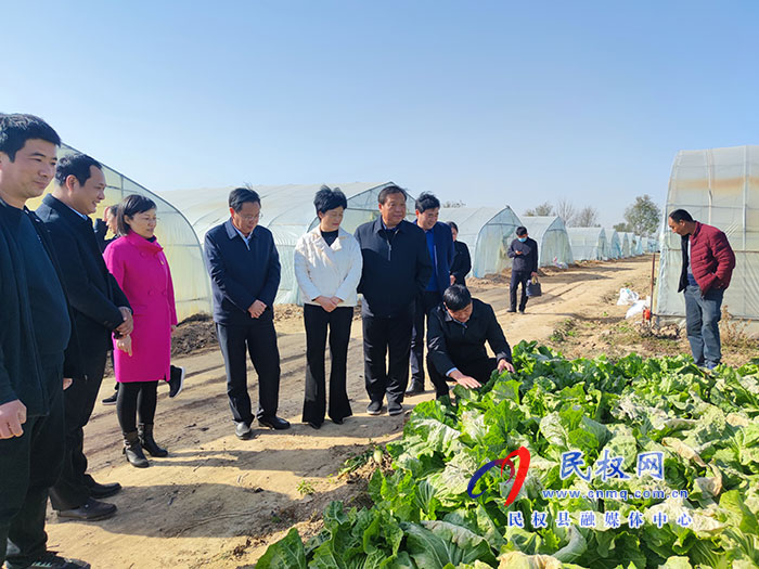 市人大常委會副主任、市總工會主席姬脈常到白云寺鎮(zhèn)柏木崗村開展鞏固脫貧成果“大排查大整改”活動