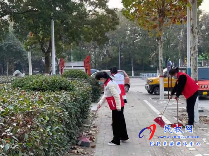團(tuán)縣委組織開展環(huán)境衛(wèi)生清潔活動(dòng)