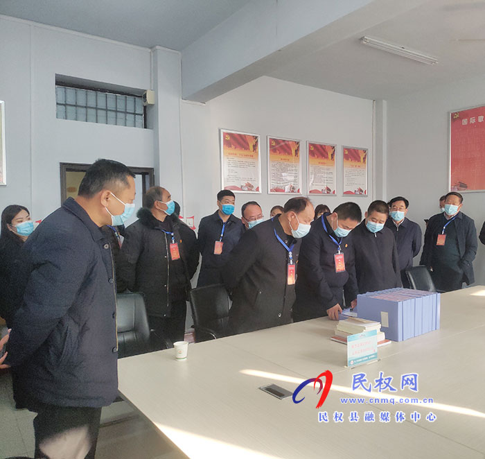 民權(quán)縣離退休黨工委、縣委老干部局組織我縣離退休干部赴柘城縣學(xué)習(xí)調(diào)研