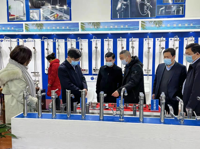 縣委書記張團(tuán)結(jié)率隊赴湖北十堰市招商考察