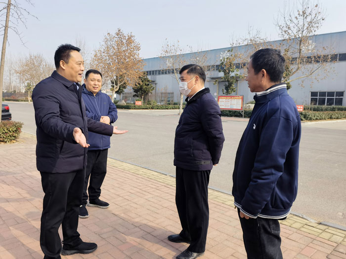 縣委常委、組織部長王義彬到河南松川專用汽車有限公司開展“企業(yè)服務(wù)日”活動