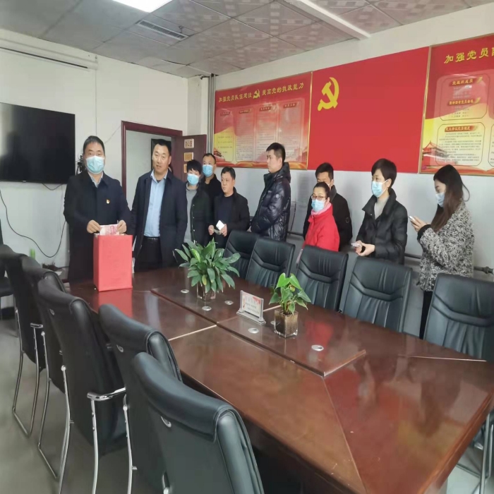縣殘聯(lián)開(kāi)展“送溫暖獻(xiàn)愛(ài)心”捐款活動(dòng)