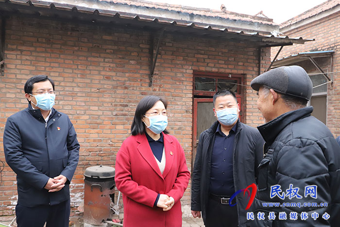 縣領(lǐng)導春節(jié)前夕走訪慰問特困職工、困難群眾和企業(yè)軍轉(zhuǎn)干部