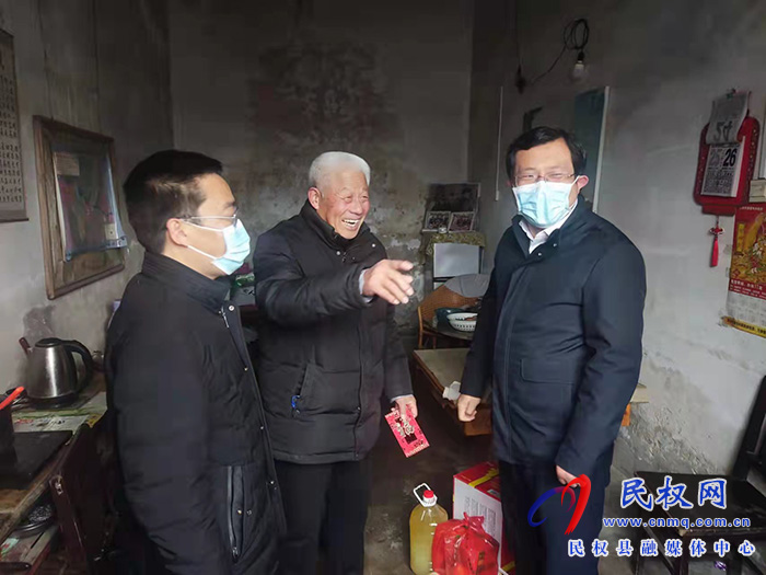 縣委常委、統(tǒng)戰(zhàn)部長李君走訪慰問老復(fù)退軍人、老黨員和困難戶