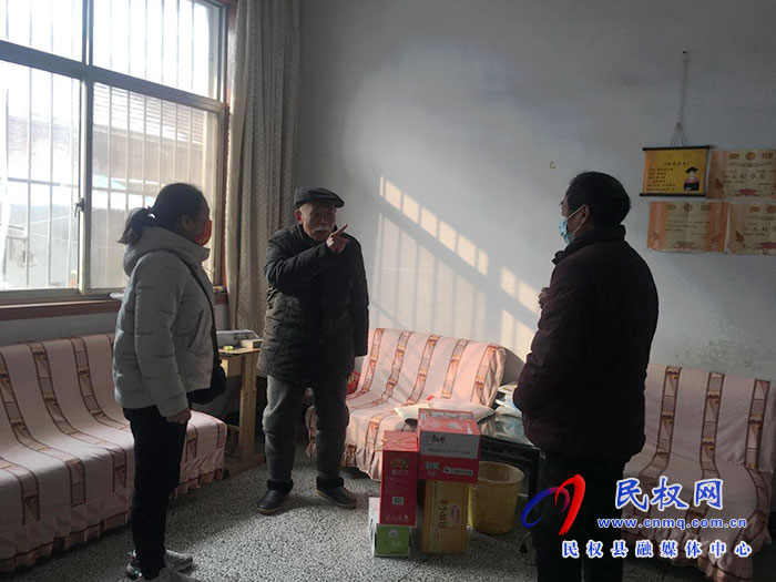 縣總工會(huì)看望慰問退休老干部