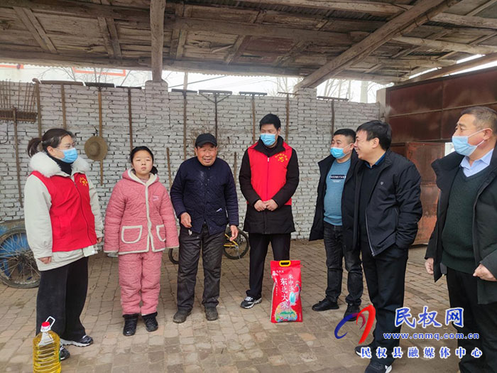 縣委黨校開展春節(jié)走訪慰問幫扶村困難群眾、老黨員及離退休老干部活動