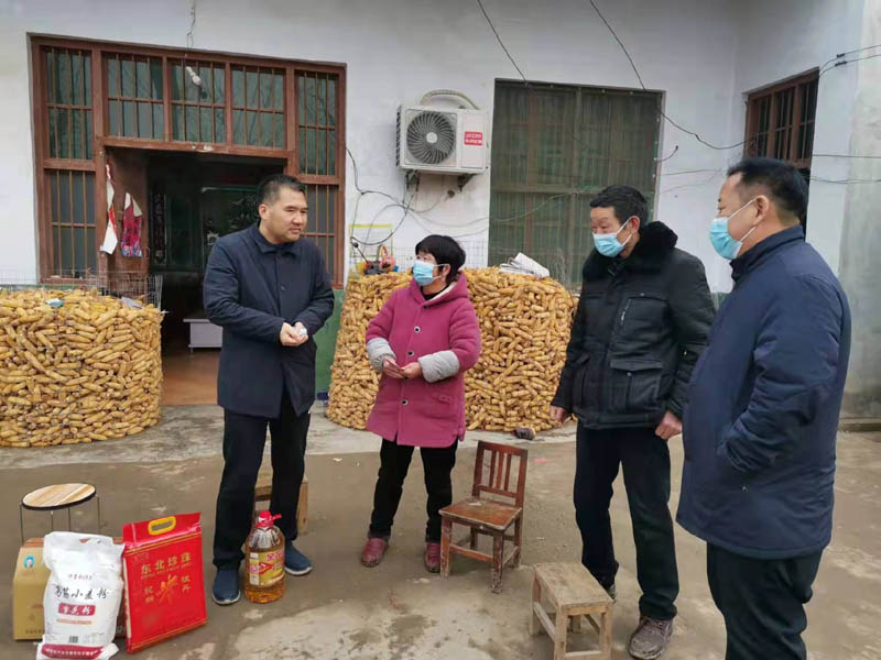 縣住建局春節(jié)前走訪慰問(wèn)貧困戶