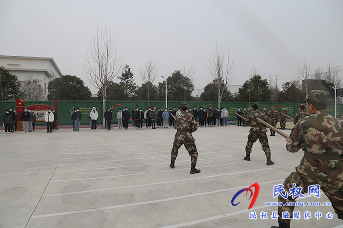 民權(quán)縣人武部召開2022年大學(xué)生征兵集體座談會