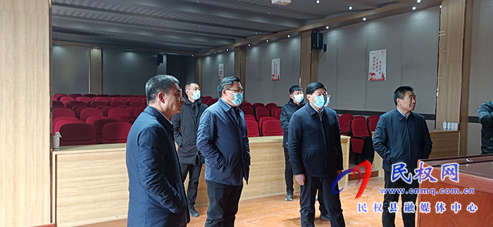 縣委常委、宣傳部長、副縣長畢道喜到北關鎮(zhèn)王公莊村調研畫虎學院籌備情況