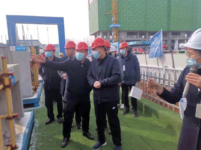 縣住建局組織召開2022年全縣建設(shè)工程質(zhì)量、安全、揚塵防控暨標(biāo)準(zhǔn)化工地現(xiàn)場觀摩會