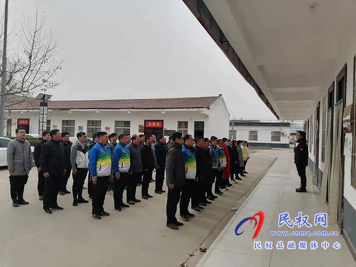 人和鎮(zhèn)開展戶外拓展訓練加強干部能力作風建設(shè)