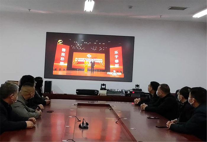 縣畜牧發(fā)展服務(wù)中心收聽收看第六屆河南“商丘好人”文化周活動(dòng)暨“德潤商丘·云贊好人”先進(jìn)群體發(fā)布儀式
