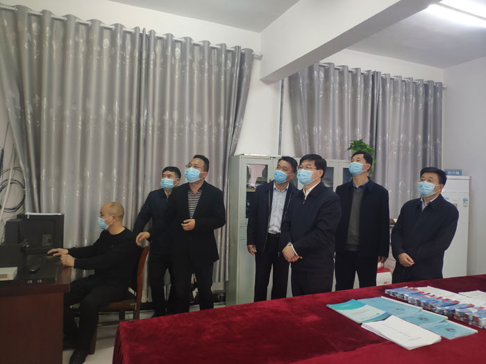 縣委書記張團結調研我縣禁毒和“三零”創(chuàng)建工作