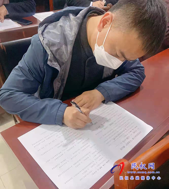 龍?zhí)伶?zhèn)：檢驗(yàn)夜學(xué)成果，開展理論測試