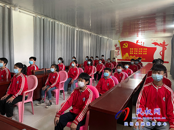 民權(quán)縣精英武校收看收聽(tīng)總結(jié)表彰大會(huì)直播，引發(fā)熱烈反響