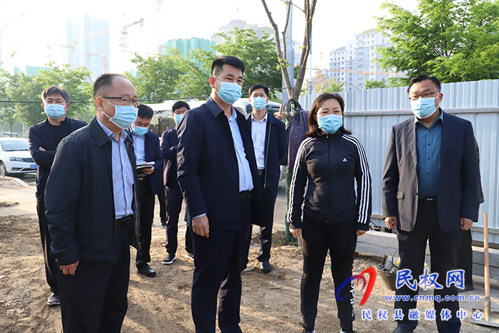縣委副書記、縣長王靜嫻早餐會查看城區(qū)文明城創(chuàng)建和市政基礎(chǔ)設(shè)施建設(shè)情況