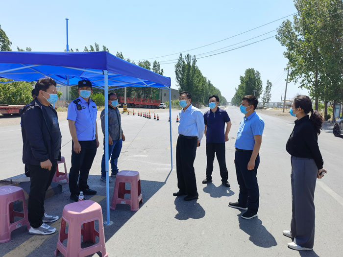 縣領導李國棟到雙塔鎮(zhèn)督導檢查疫情防控工作