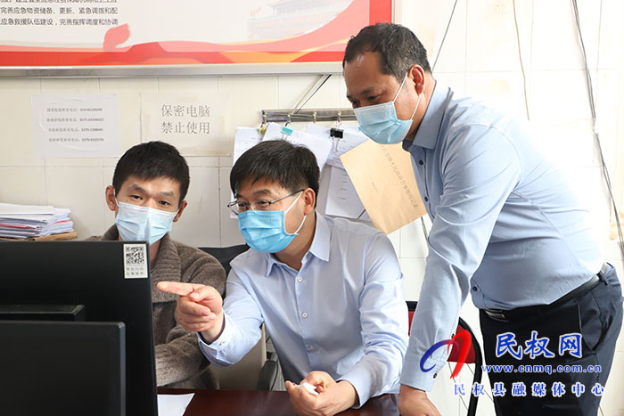 縣委書記張團結調研疫情防控工作落實情況