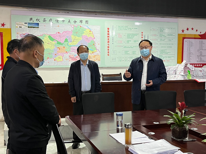 縣領導栗團結(jié)、瞿志君慰問抗疫一線人員