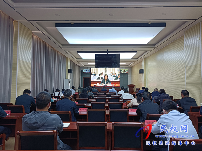 我縣組織收聽收看全國普通高等學(xué)校畢業(yè)生就業(yè)創(chuàng)業(yè)工作電視電話會(huì)議