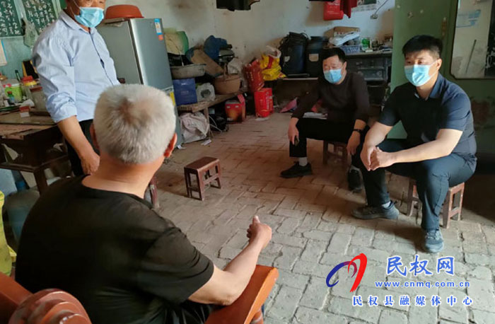 縣人大常委會(huì)副主任李新軍督導(dǎo)脫貧攻堅(jiān)成果同鄉(xiāng)村振興有效銜接、疫情防控工作