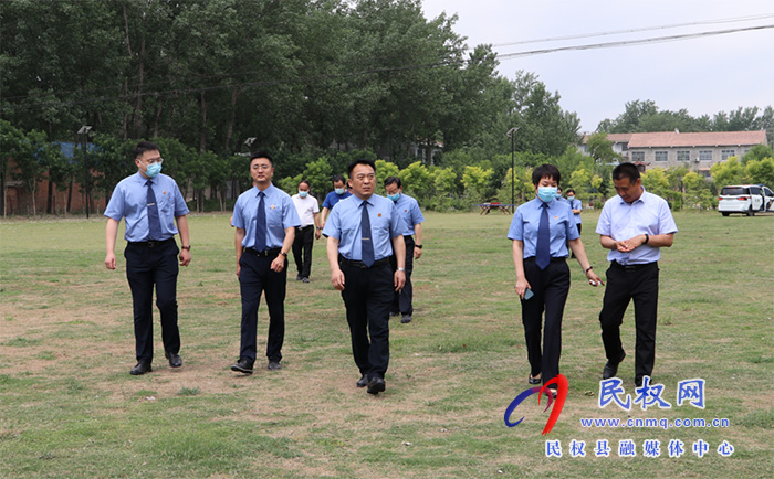 商丘市人民檢察院與民權(quán)縣人民檢察院聯(lián)合舉行國有土地保護(hù)檢察建議公開宣告送達(dá)會