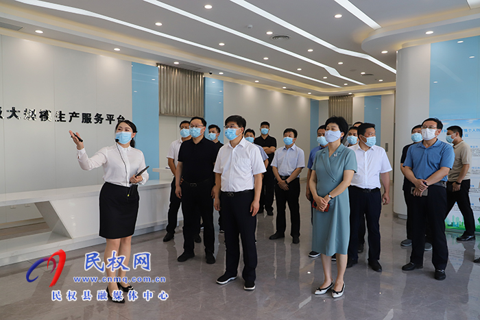 縣委書記張團結(jié)、縣委副書記、縣長王靜嫻率黨政考察團赴鄭州航空港經(jīng)濟綜合實驗區(qū)考察學(xué)習(xí)