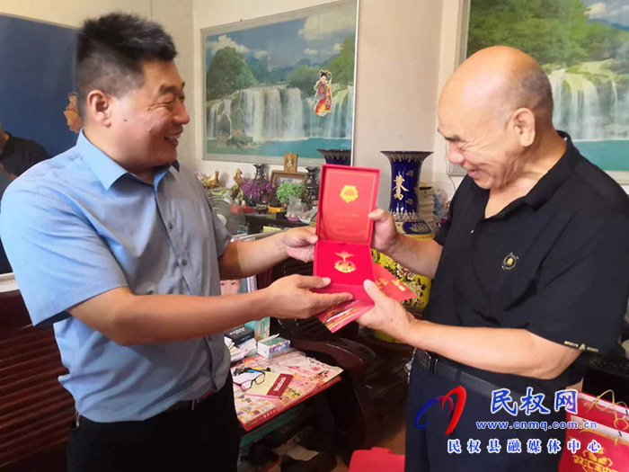 老干部局開(kāi)展黨員“同過(guò)‘政治生日’牢記初心使命”活動(dòng)