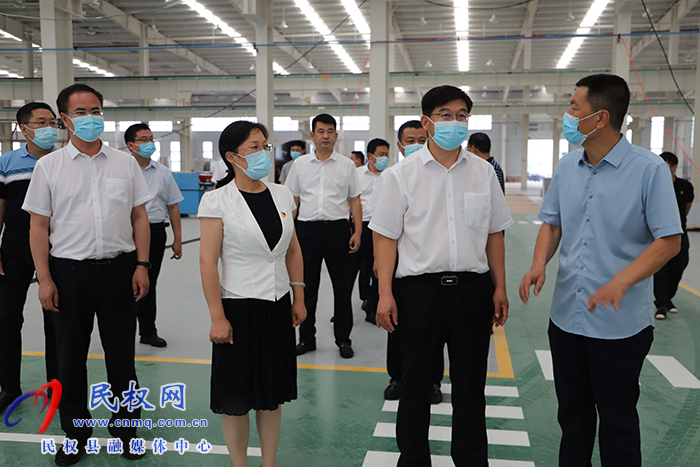 縣委書記張團(tuán)結(jié)調(diào)研“三個(gè)一批”項(xiàng)目建設(shè)情況
