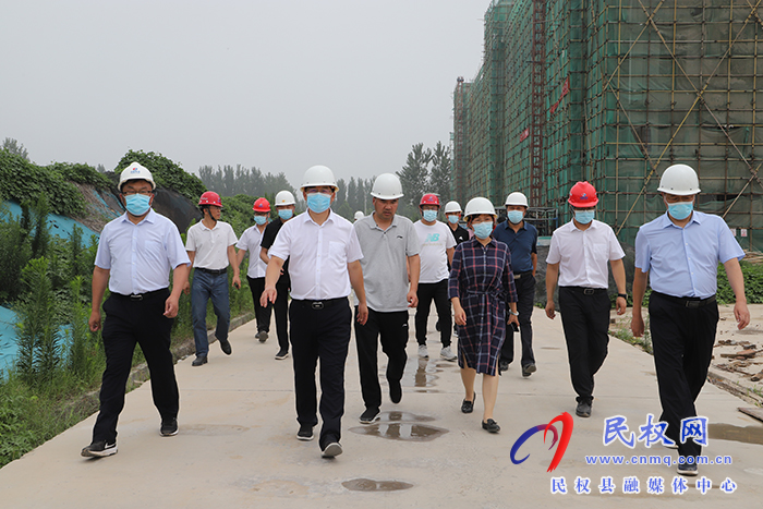 縣委書記張團(tuán)結(jié)調(diào)研城建重點項目建設(shè)情況