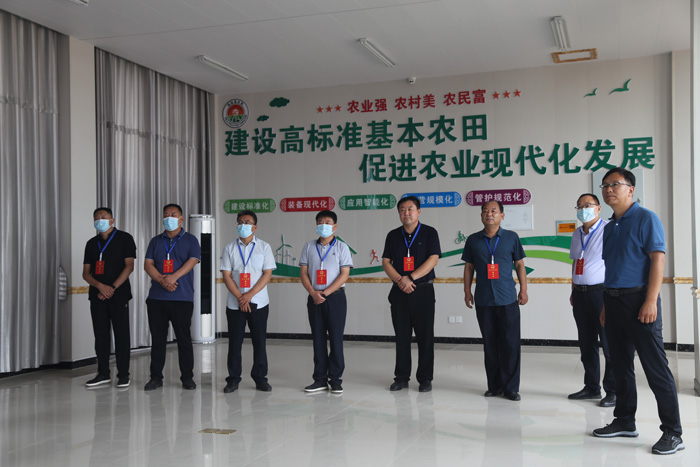 縣人大常委會調(diào)研高標(biāo)準(zhǔn)農(nóng)田項(xiàng)目建設(shè)完成情況