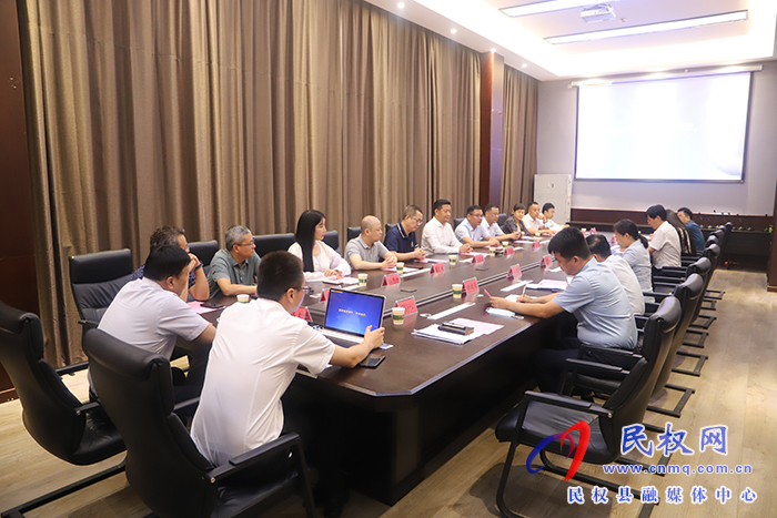 企業(yè)家日?qǐng)?bào)社執(zhí)行副社長(zhǎng)單恒偉率企業(yè)家到民考察