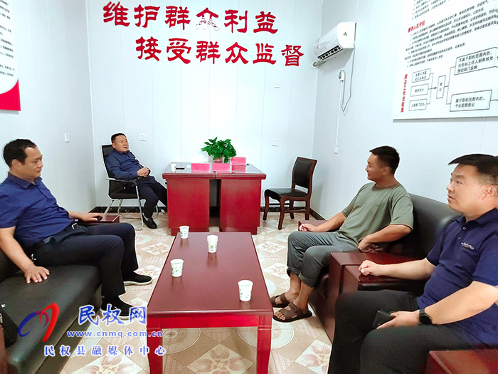 民權(quán)縣紀(jì)委副書記、監(jiān)委副主任尚方深入白云寺鎮(zhèn)開展基層大接訪