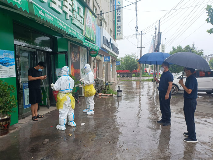 縣委常委、常務副縣長王景義到北關鎮(zhèn)實地督導全民核酸檢測工作