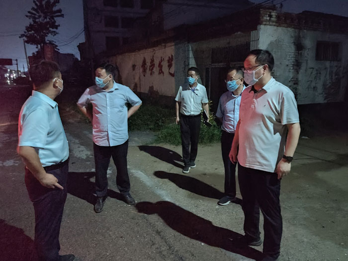 縣領(lǐng)導(dǎo)栗團(tuán)結(jié)、周明河、李衛(wèi)政帶隊(duì)督導(dǎo)社會(huì)管控工作