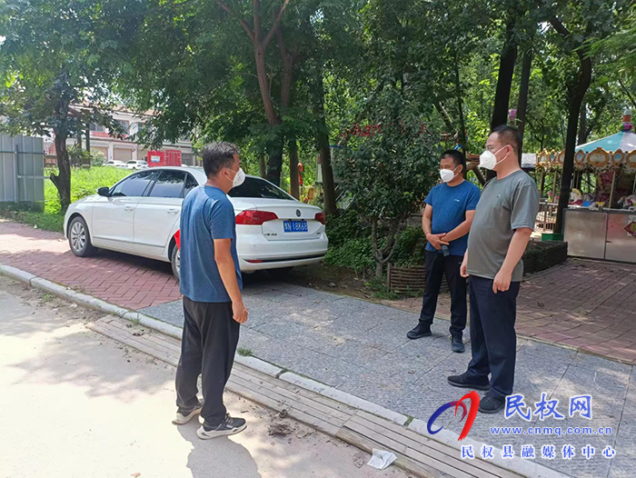 縣委常委、常務副縣長王景義在北關鎮(zhèn)查看疫情防控工作