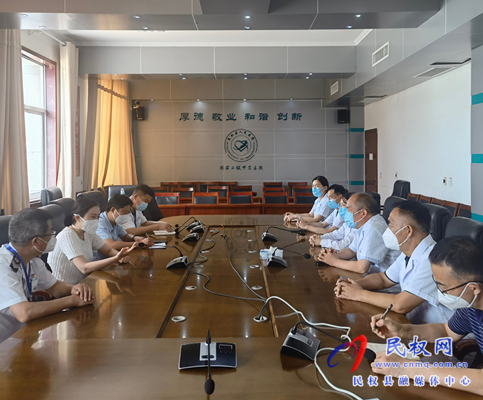 副縣長(zhǎng)朱琳到縣人民醫(yī)院督導(dǎo)檢查院感防控工作和各項(xiàng)防控措施落實(shí)情況