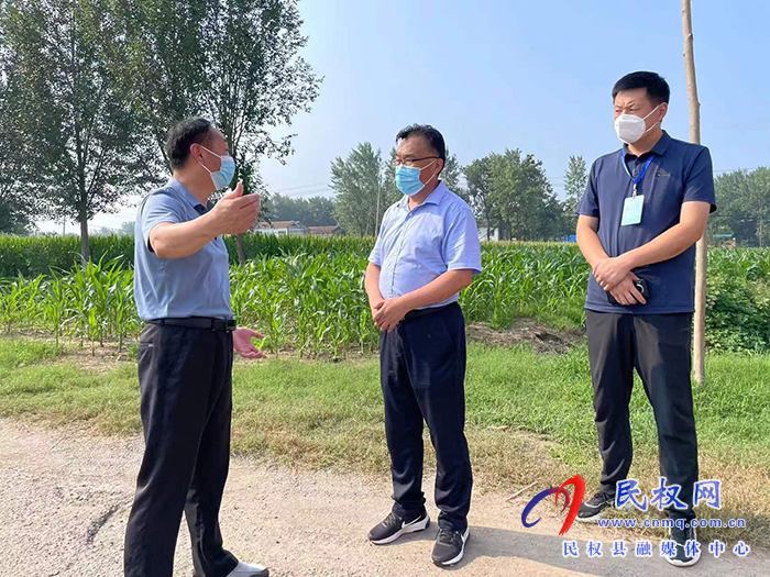 縣委常委、宣傳部長(zhǎng)、副縣長(zhǎng)畢道喜到部分鄉(xiāng)鎮(zhèn)檢查指導(dǎo)核酸采集工作
